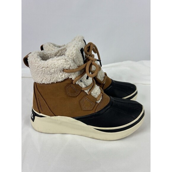 Sorel Out N About III Classic Winter Duck Boots Tan Suede Black Rubber 6.5 - Picture 3 of 9